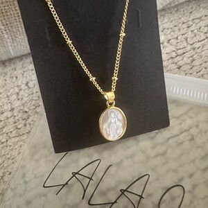 LALA JEWELRY Gold and White Crystal Pendant Necklace